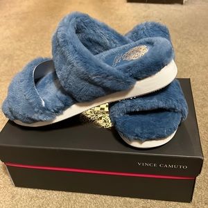 Vince Camuto Jean blue shirt faux fur slippers